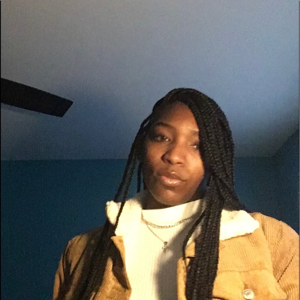 Meet your Posher, Mikaili
